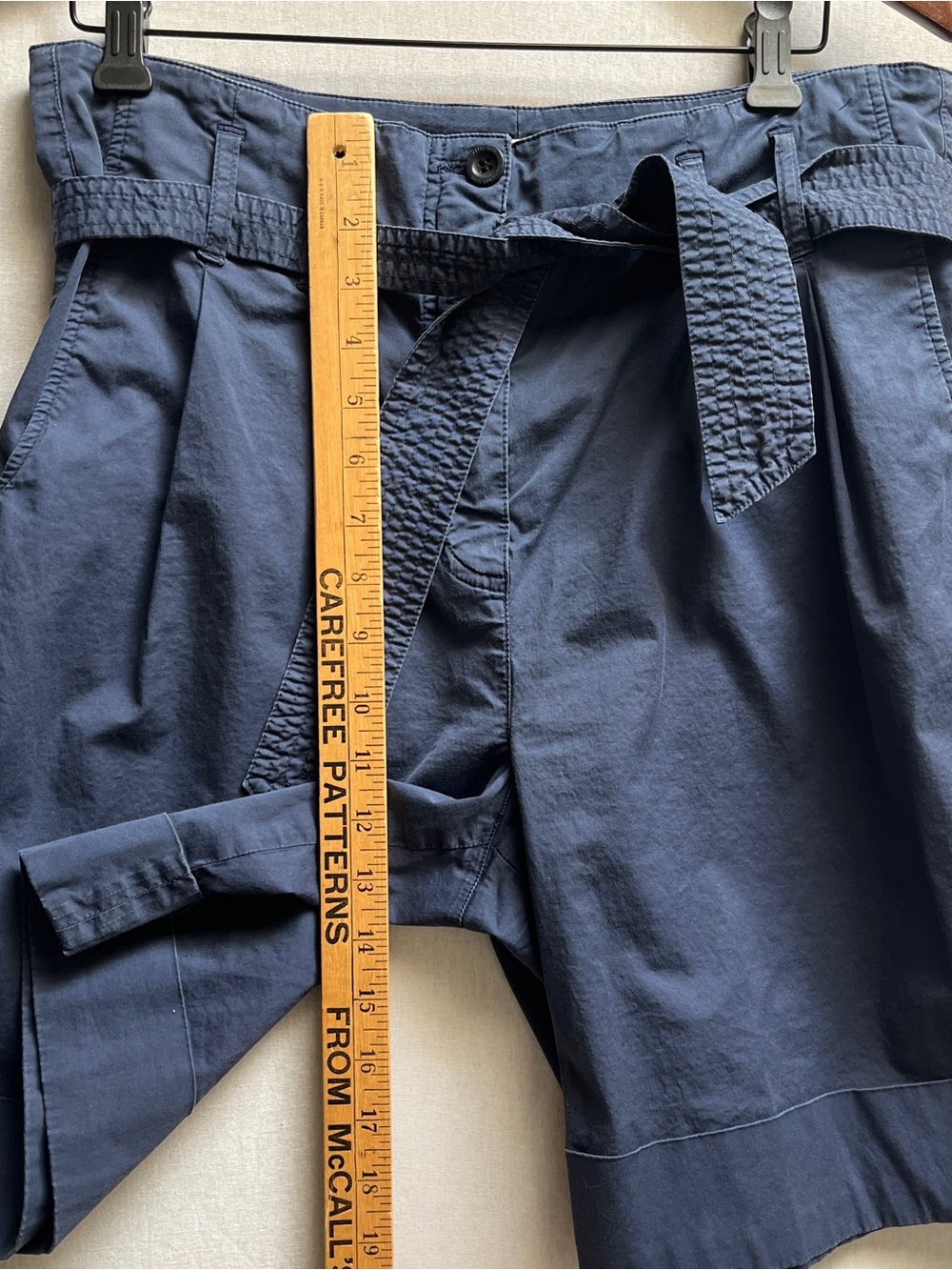 Raffaello Rossi Lillit Navy High Rise Belted Pleated Shorts Size 40 (US 8/10) - Picture 8 of 9
